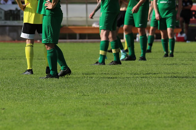 不仅深受青 不仅深受青